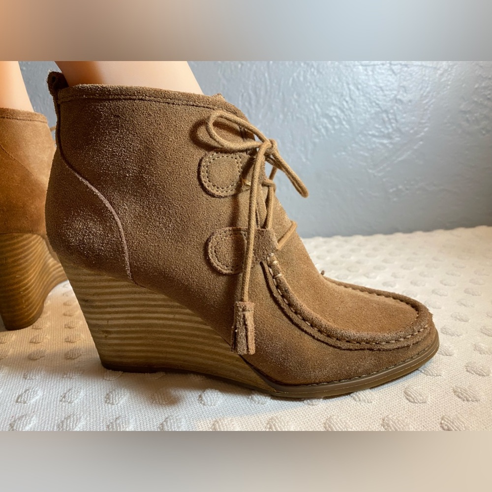 LUCKY BRAND Women's Suede Lace-Up Heeled Booties